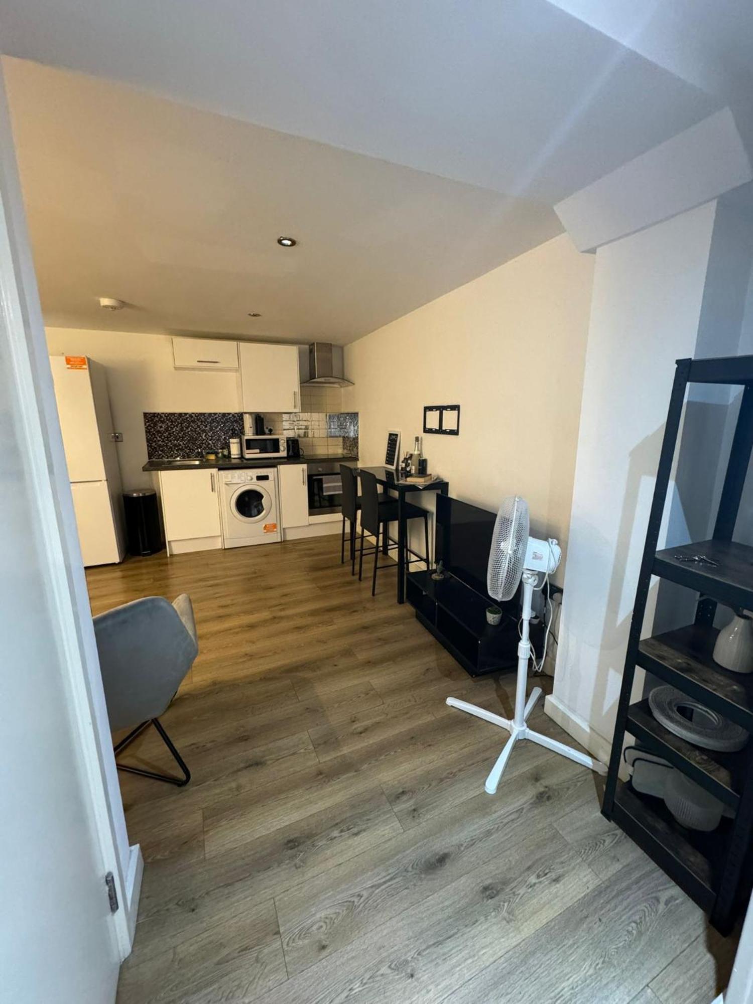 Cozy Two Bedroom Apartment Sleeps 6 Near Camden Market Hw10 ロンドン エクステリア 写真